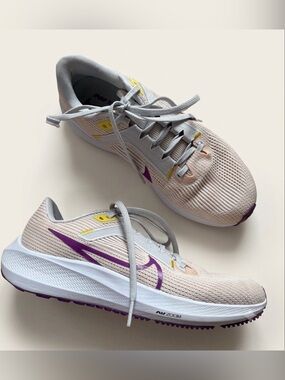 Nike Sz 9 Zoom Pegasus 40 Light Orange Running Racing Marathon Shoes